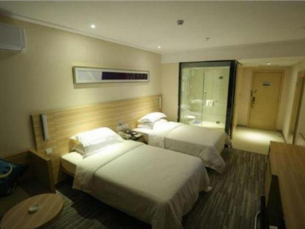 Hotel Comfort Zhongluotan Culture Square 2*