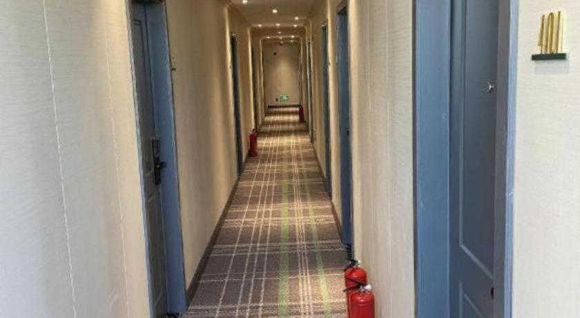 Hotel Comfort Premier Tower Chigang Metro Station Pazhou Exhibition 3*