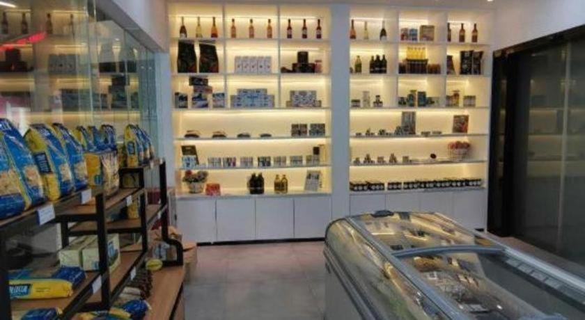 Borrman Southern Hospital Meihuayuan Metro Station Hotel 3*