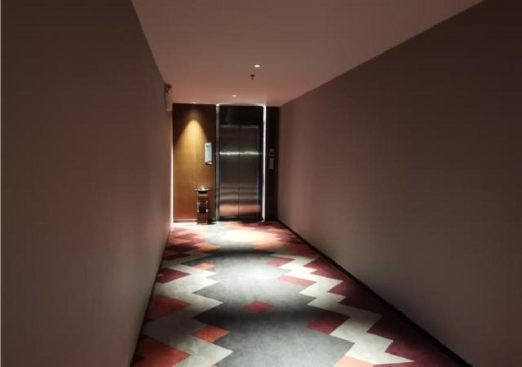 Hotel Borrman Southern Hospital Meihuayuan Metro Station 3*