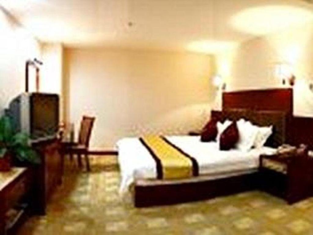 Yue Lai Yue Hotel 2*