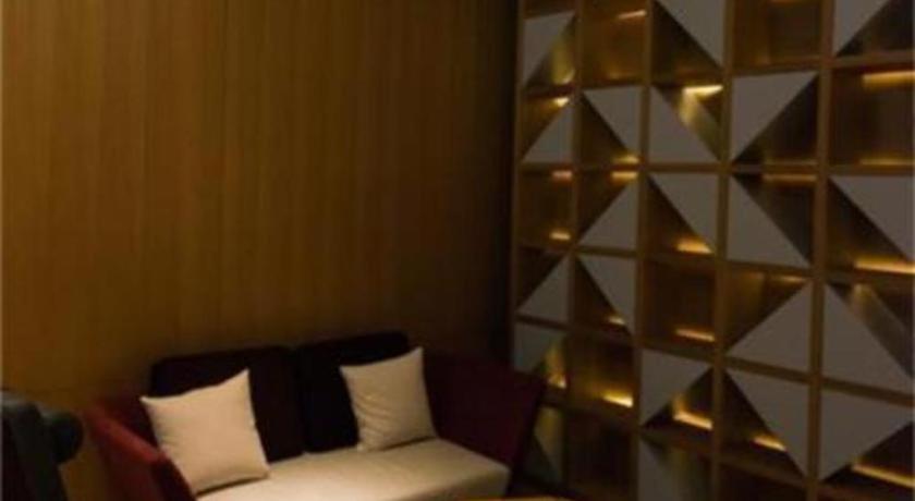 Borrman Quzhuang Metro Station Hotel 3*