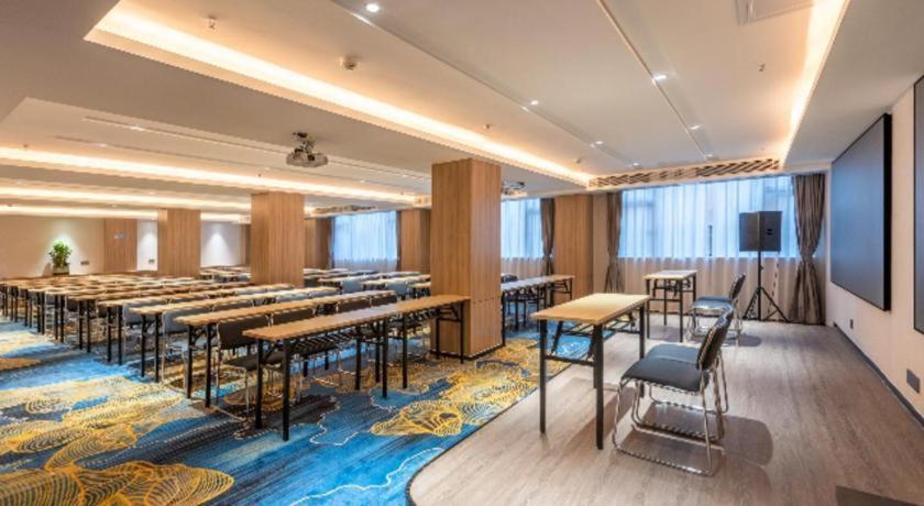 Echarm North Station Cultural Tourism Hotel 3*