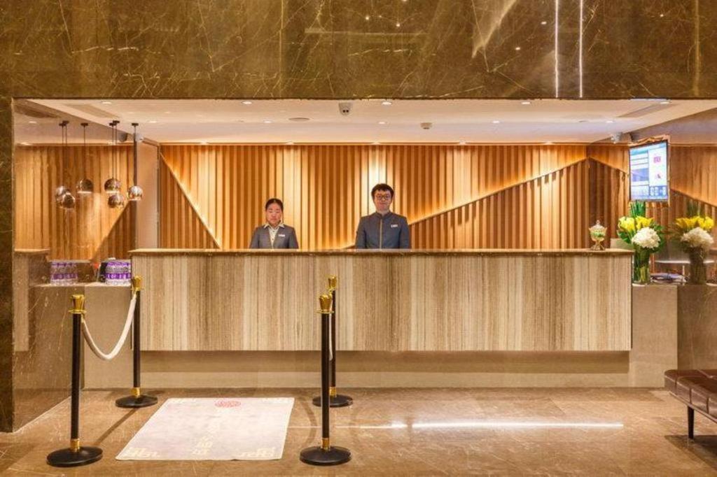 Selected Zhujiang New Town Wuyangcun Metro Station Hotel