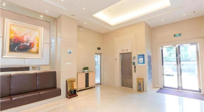 Comfort Hanxi Changlong Shiqiao Metro Station Hotel