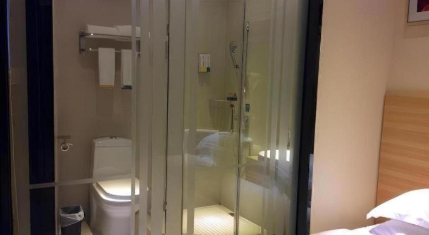 Comfort Tiyu West Road Metro Station Hotel 2*
