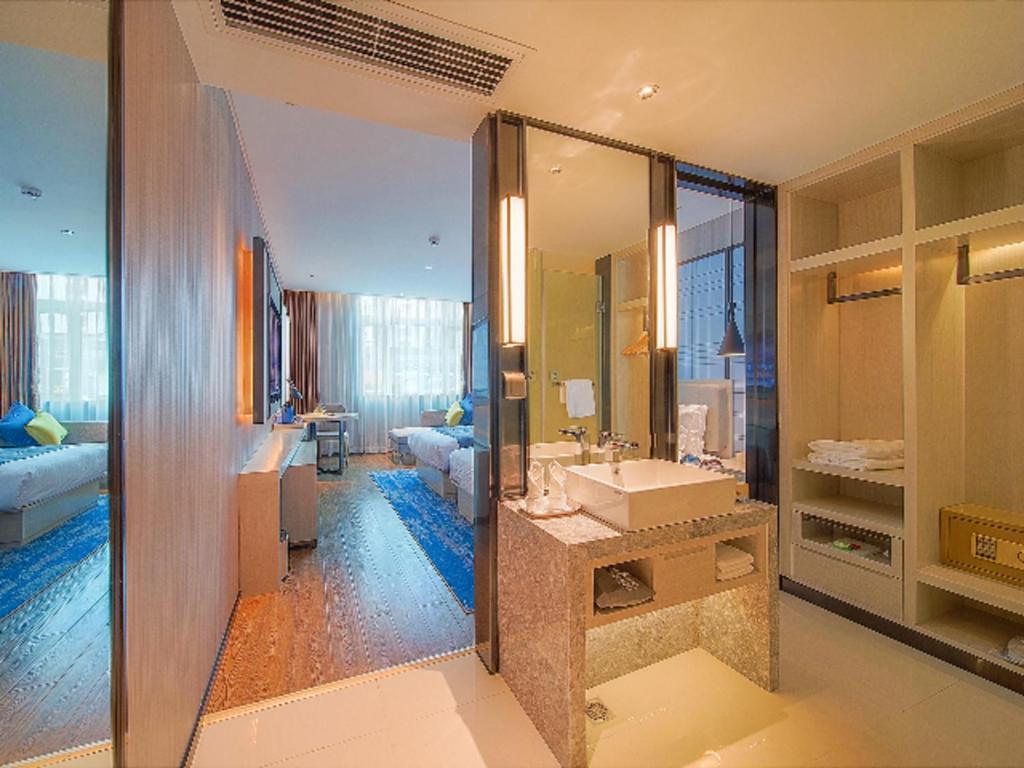 Echarm Changlong Shiqiao Metro Station 3*