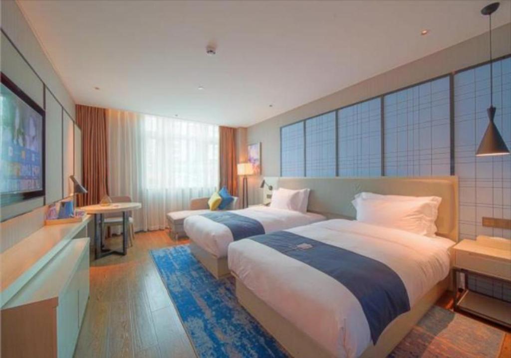 Echarm Changlong Shiqiao Metro Station Hotel