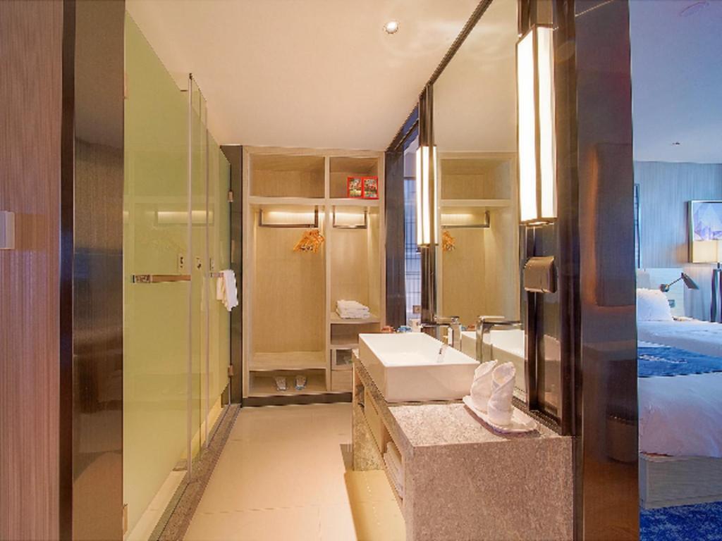 Hotel Echarm Changlong Shiqiao Metro Station