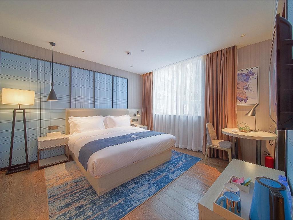 Hotel Echarm Changlong Shiqiao Metro Station