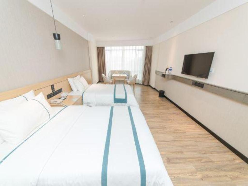 Hotel Comfort Panyu Qiaonan Aoyuan Plaza 2*
