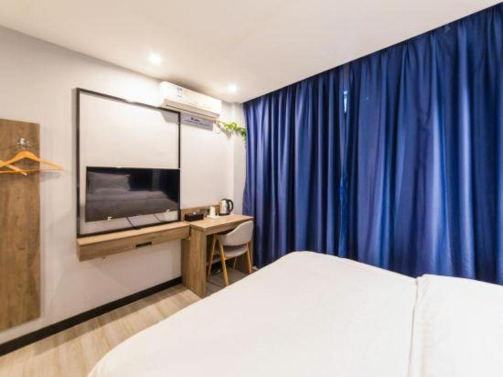 Hotel 7 Days Premium Guangyuan Passenger Station 2*