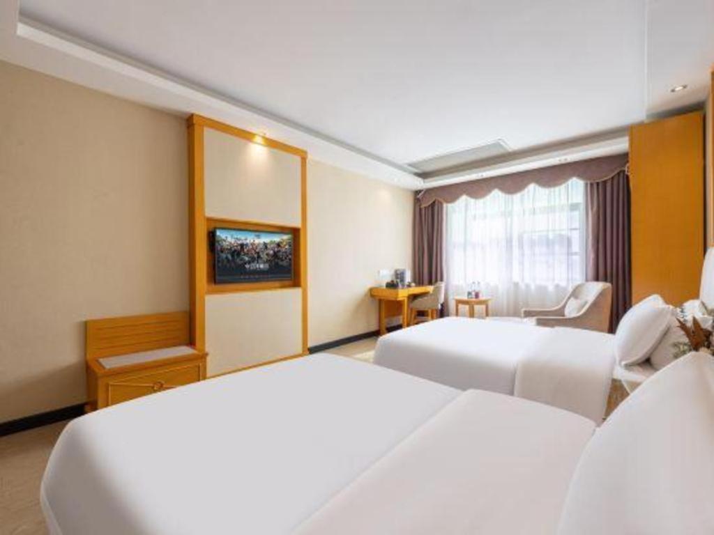 Greentree Panyu Chimelong Happy World Business Hotel
