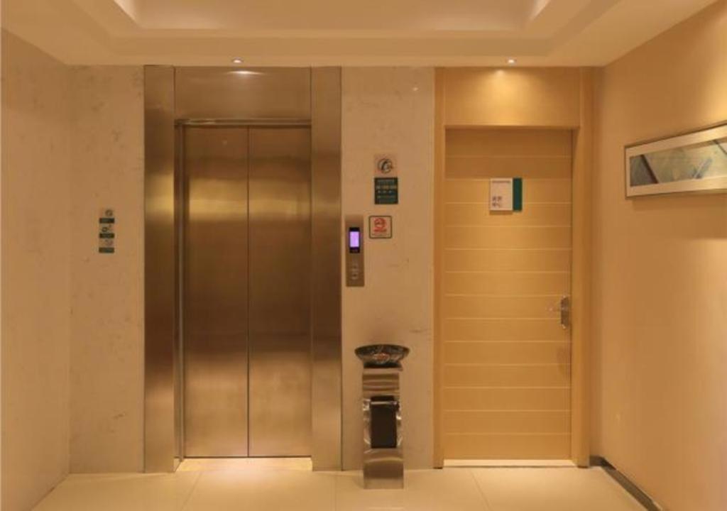 Comfort Zengcheng Wanda Plaza Metro Station 2*