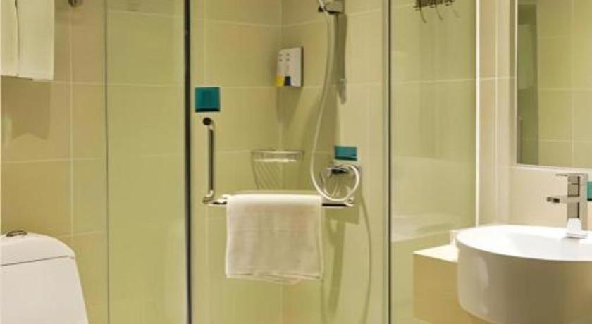 Hotel Comfort Jiaokou Metro Station 2*