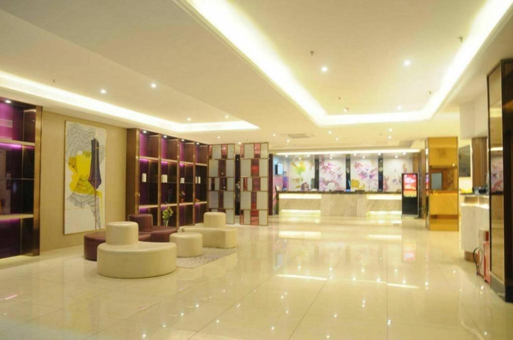 Lavande Fangcun Huadiwan Metro Station 4* Guangzhou