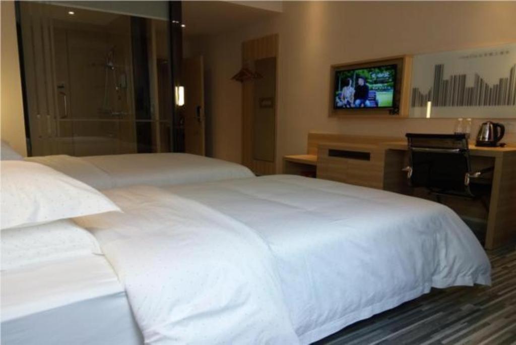 Hotel Comfort Baiyun Moutain Yongtai Metro Station