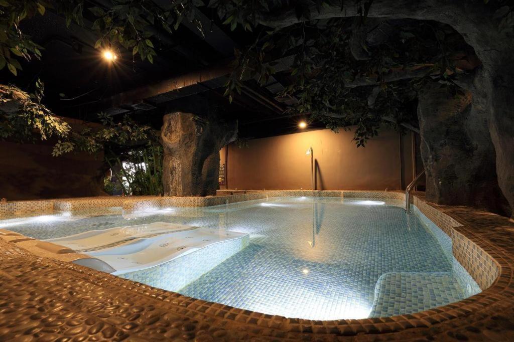 Helston 4* Guangzhou