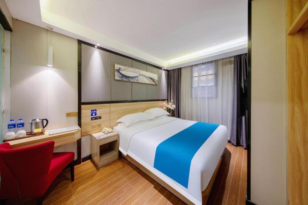Hotel Wenxing Gangding Metro Station Branch 2*