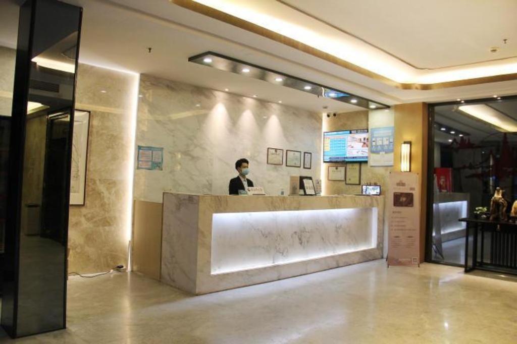 Hotel Wenxing Gangding Metro Station Branch 2*