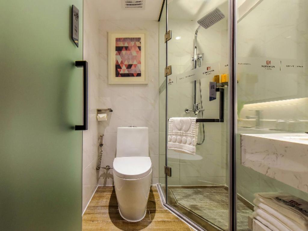 Hotel Borrman Railway Station Yuexiu Park Memorial Hall 3*
