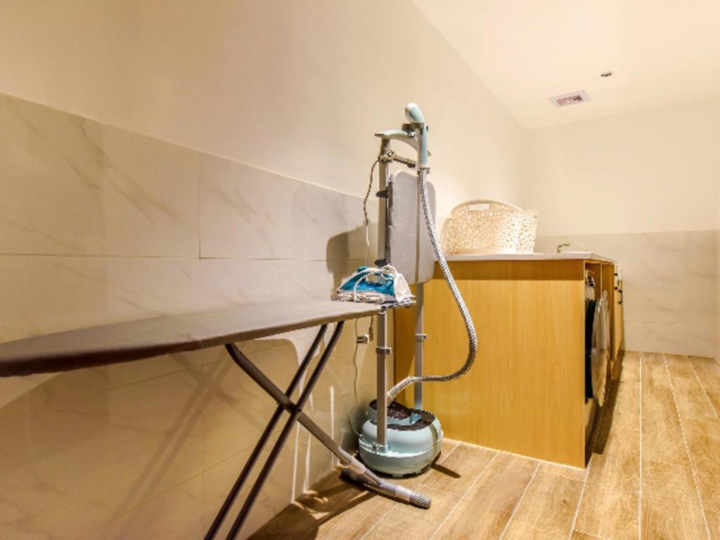 Borrman Railway Station Yuexiu Park Memorial Hall Hotel 3*
