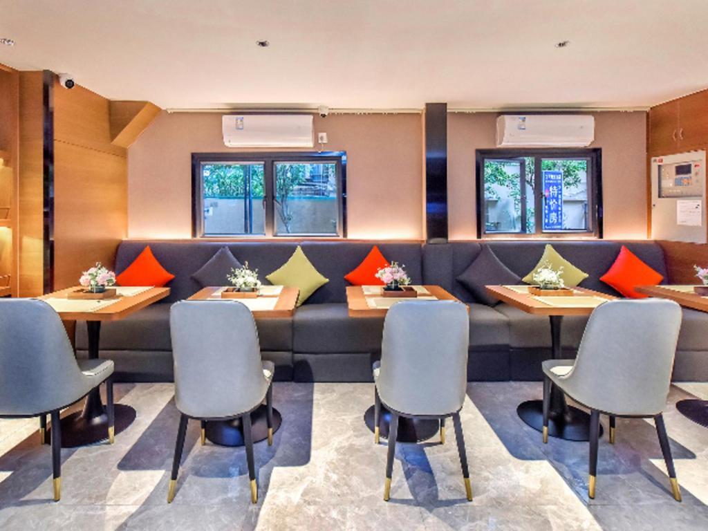 Borrman Railway Station Yuexiu Park Memorial Hall Hotel