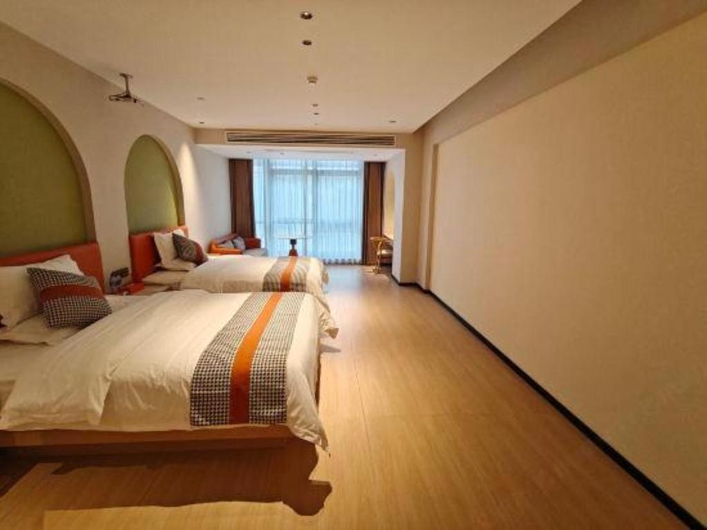 Hotel Vienna Panyu Square 3*