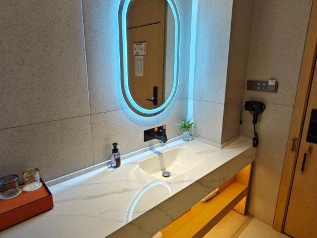 Vienna Panyu Square Hotel