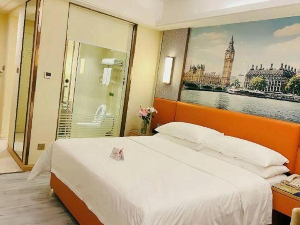 Vienna Panyu Square Hotel 3*
