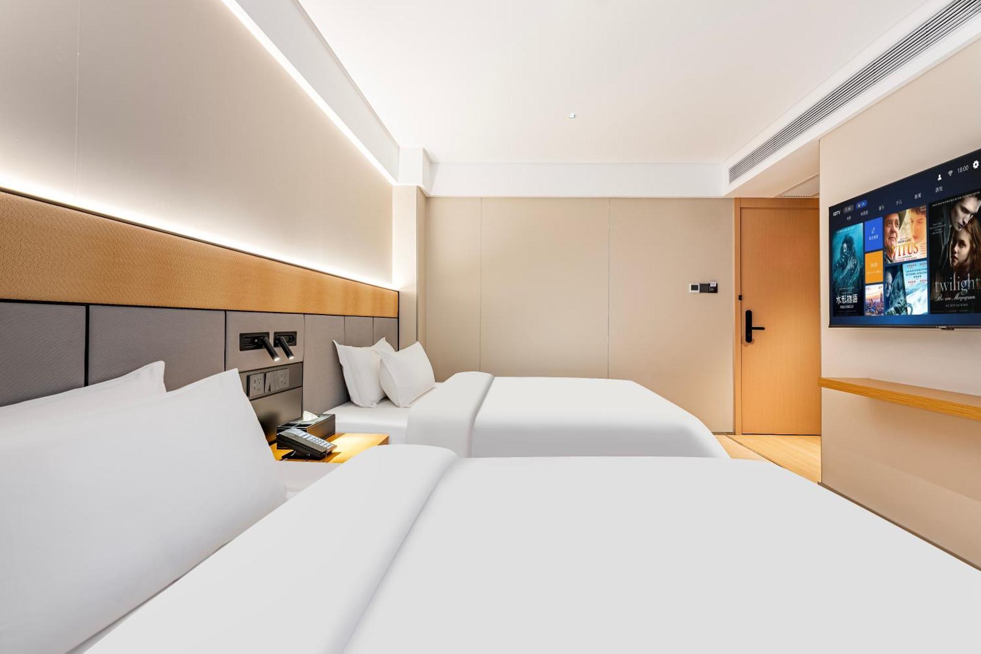Yue Hotel 2*