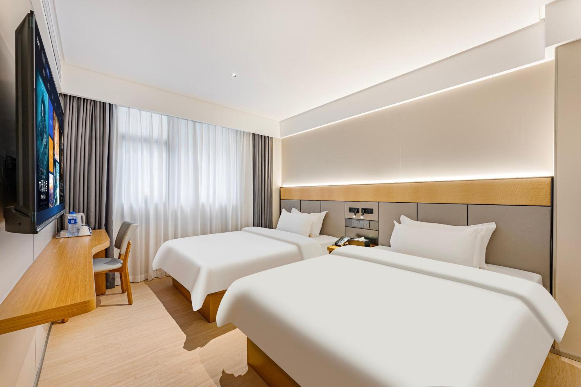 Yue 2* Guangzhou