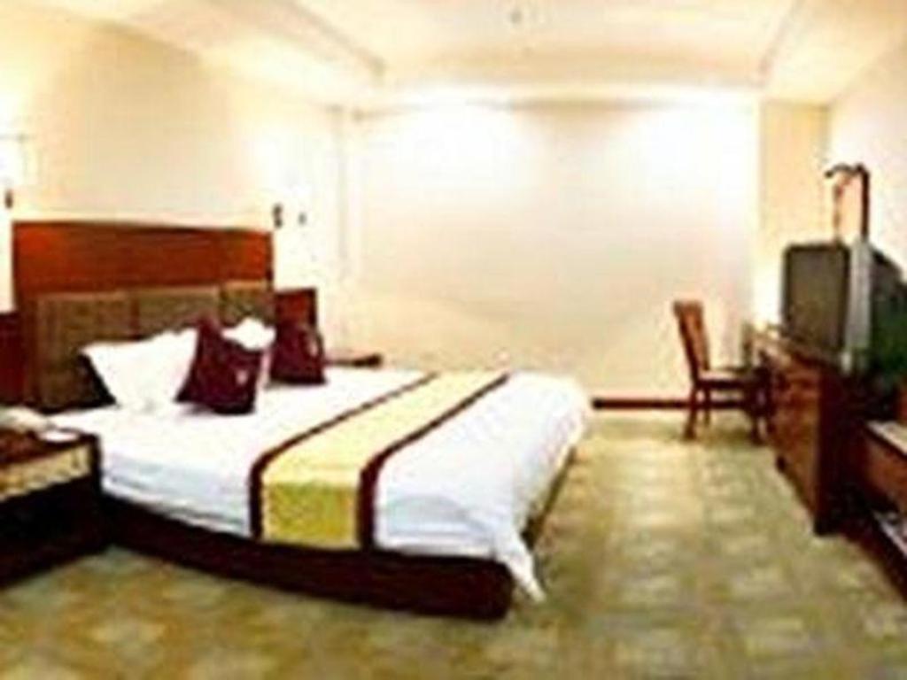 Yue Lai Yue Hotel 2*