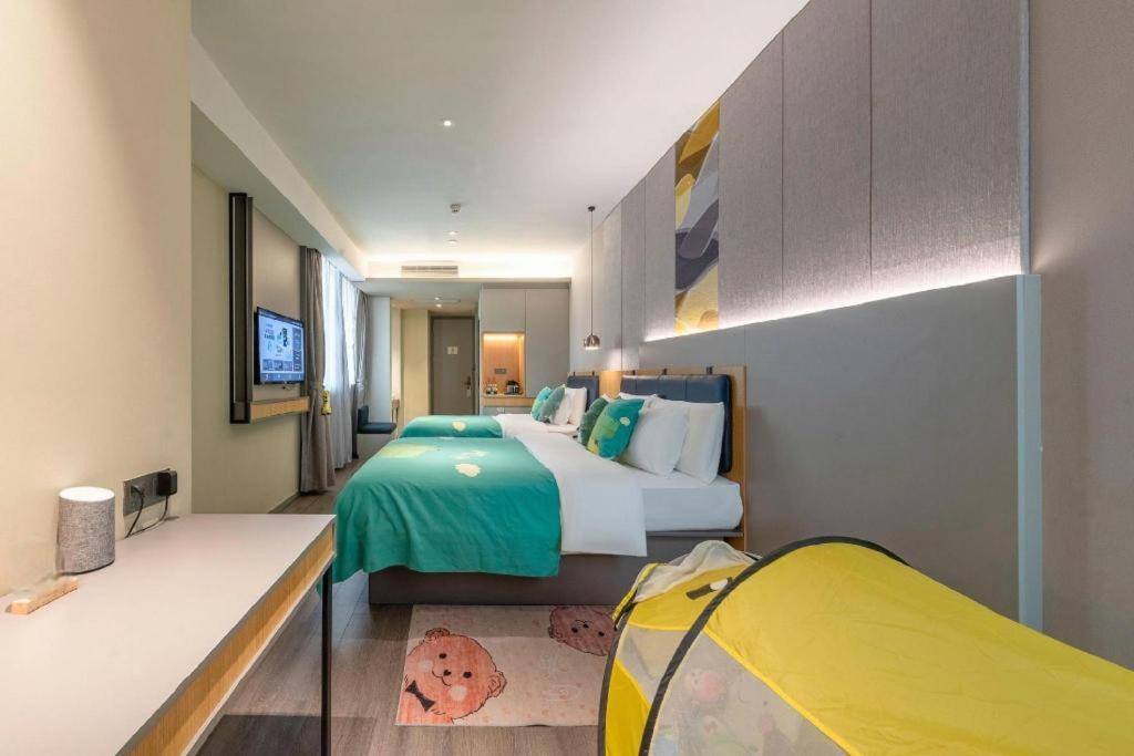 Hotel Selected Zhujiang New Town Wuyangcun Metro Station 3*