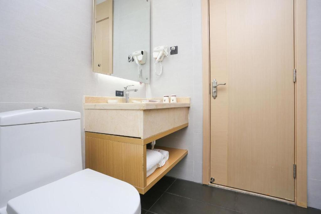 Hotel Comfort Jiahe Wanggang Metro Station Police Academy Changhong