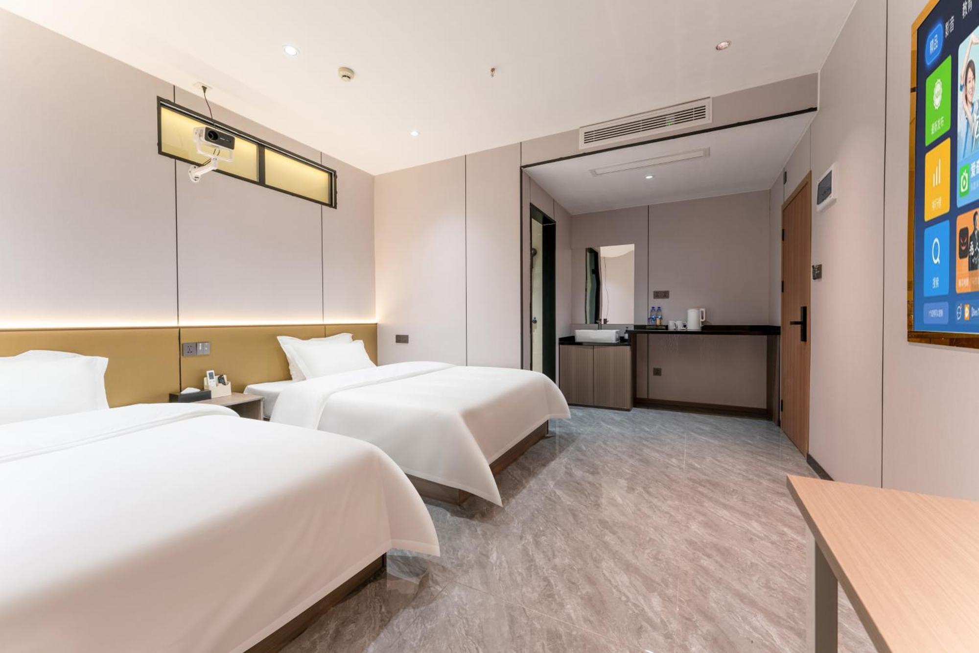 Pitton Bay Hotel