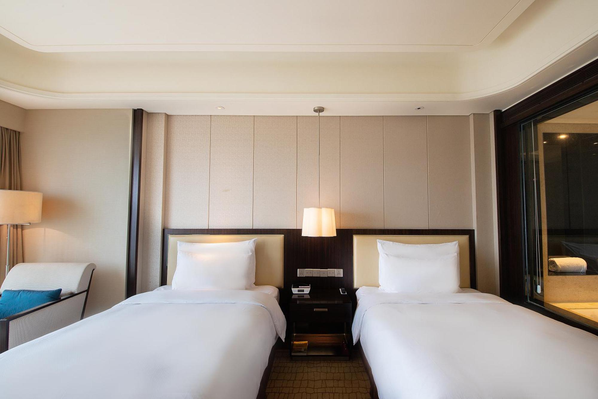 Crowne Plaza Guangzhou Zengcheng Hotel 5*