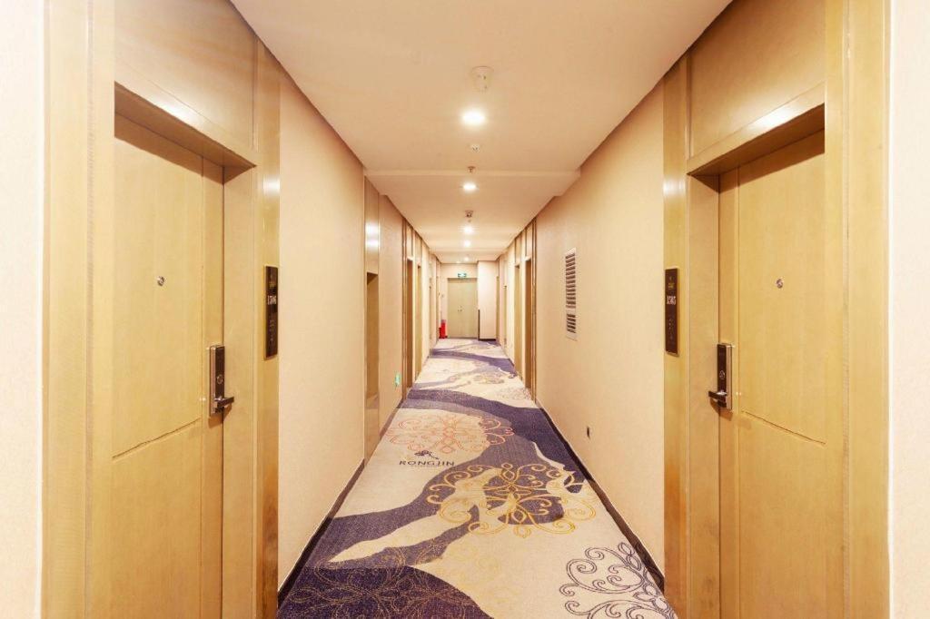 Hotel Rongjin 4*