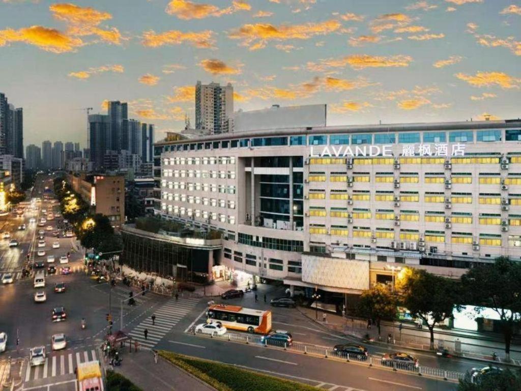 Lavande Fangcun Huadiwan Metro Station Hotel 4*