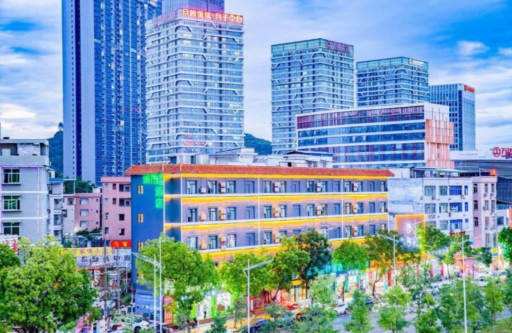 Comfort Zengcheng Wanda Plaza Metro Station Hotel