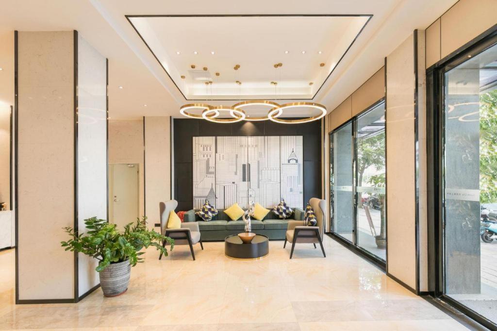 Hotel Comfort Zengcheng Wanda Plaza Metro Station 2*