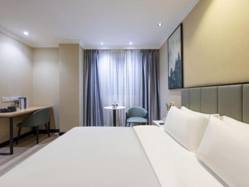 Greentree Panyu Chimelong Happy World Business 3*