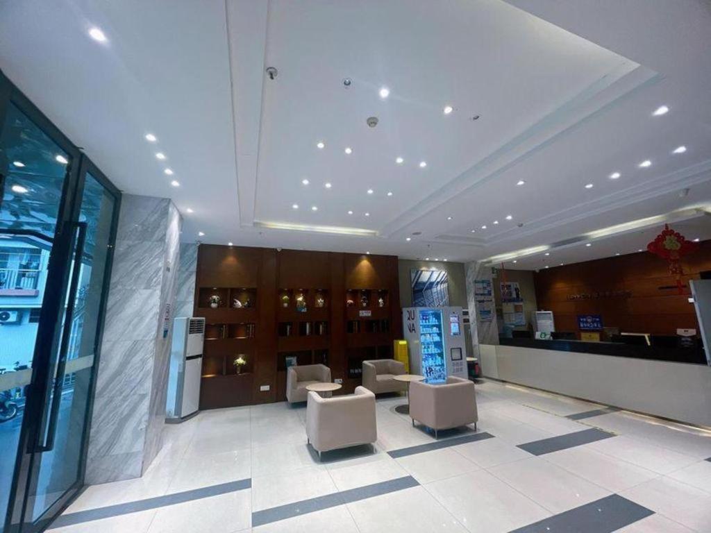 Comfort Baiyun Avenue North Metro Station Baiyunbao Hotel