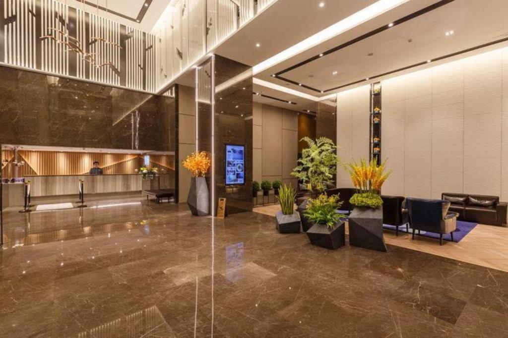 Hotel Selected Zhujiang New Town Wuyangcun Metro Station