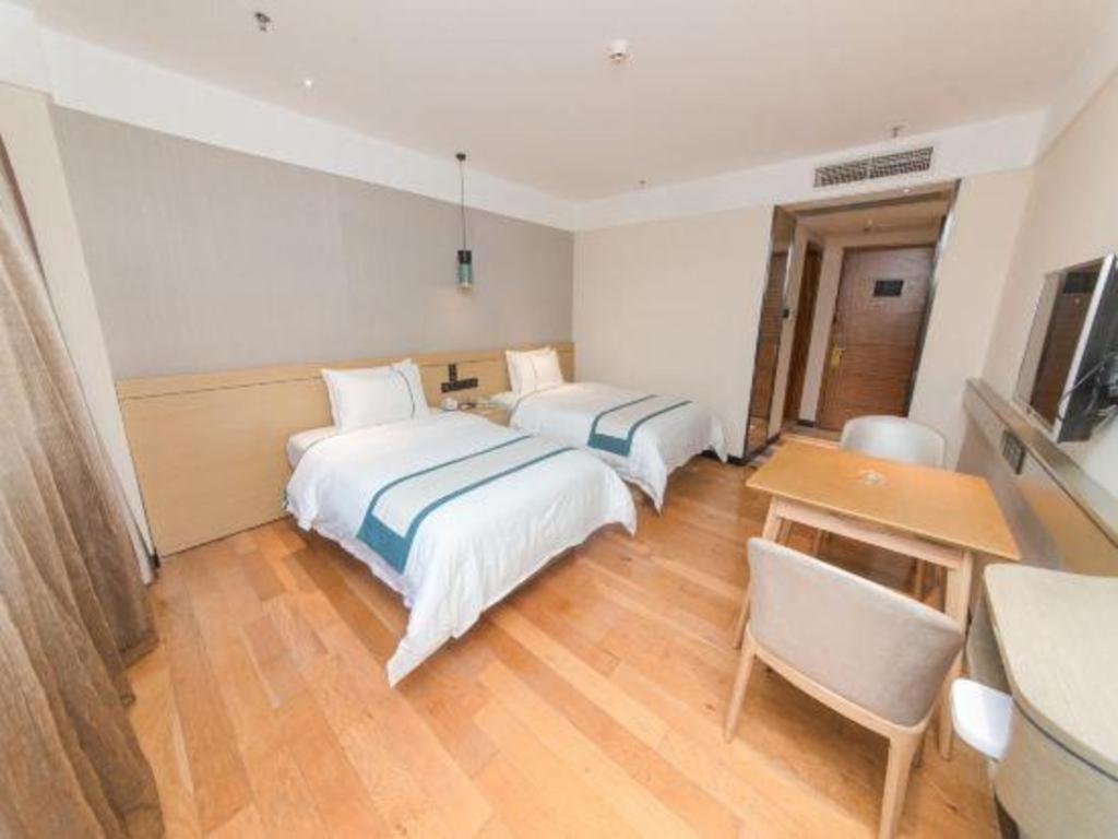 Hotel Comfort Panyu Qiaonan Aoyuan Plaza 2*