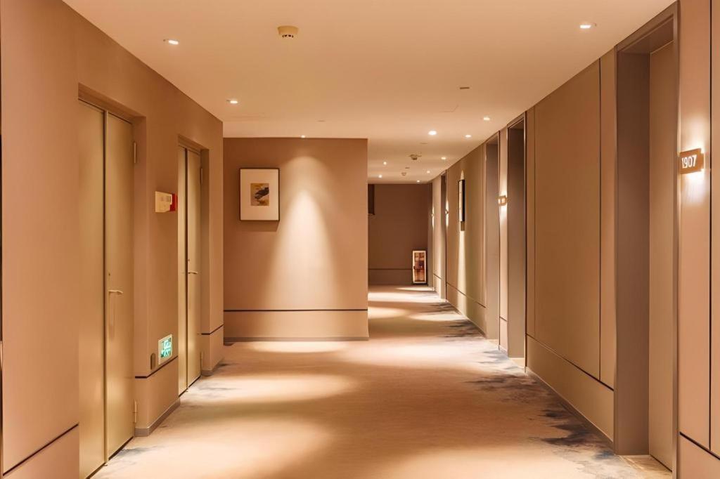 Selected Zhujiang New Town Wuyangcun Metro Station Hotel Guangzhou