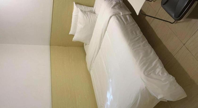 Hi Gangding Metro Station Hotel 2*