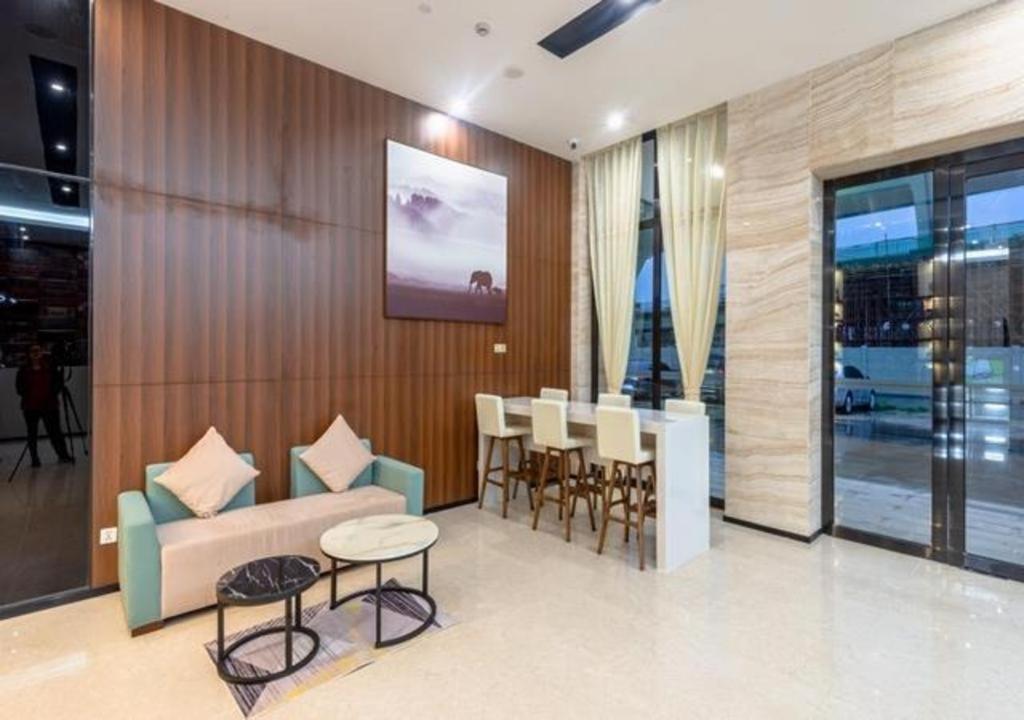 Jtour Zhongluotan Metro Station Hotel 2*