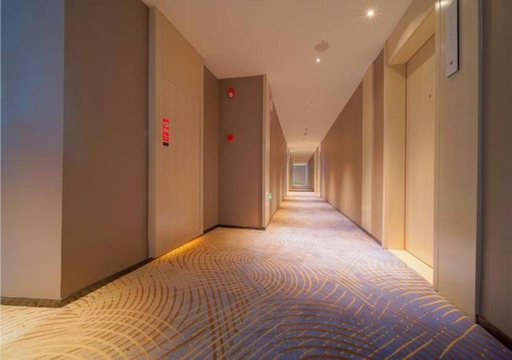 Hotel Echarm Changlong Shiqiao Metro Station 3*