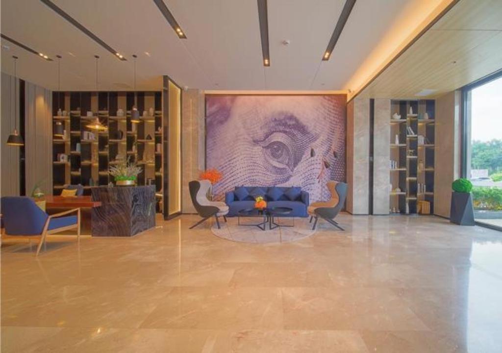 Echarm Changlong Shiqiao Metro Station Hotel 3*